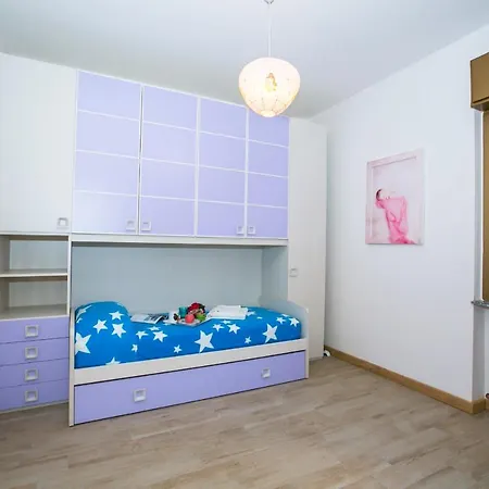 Sleeps 6
